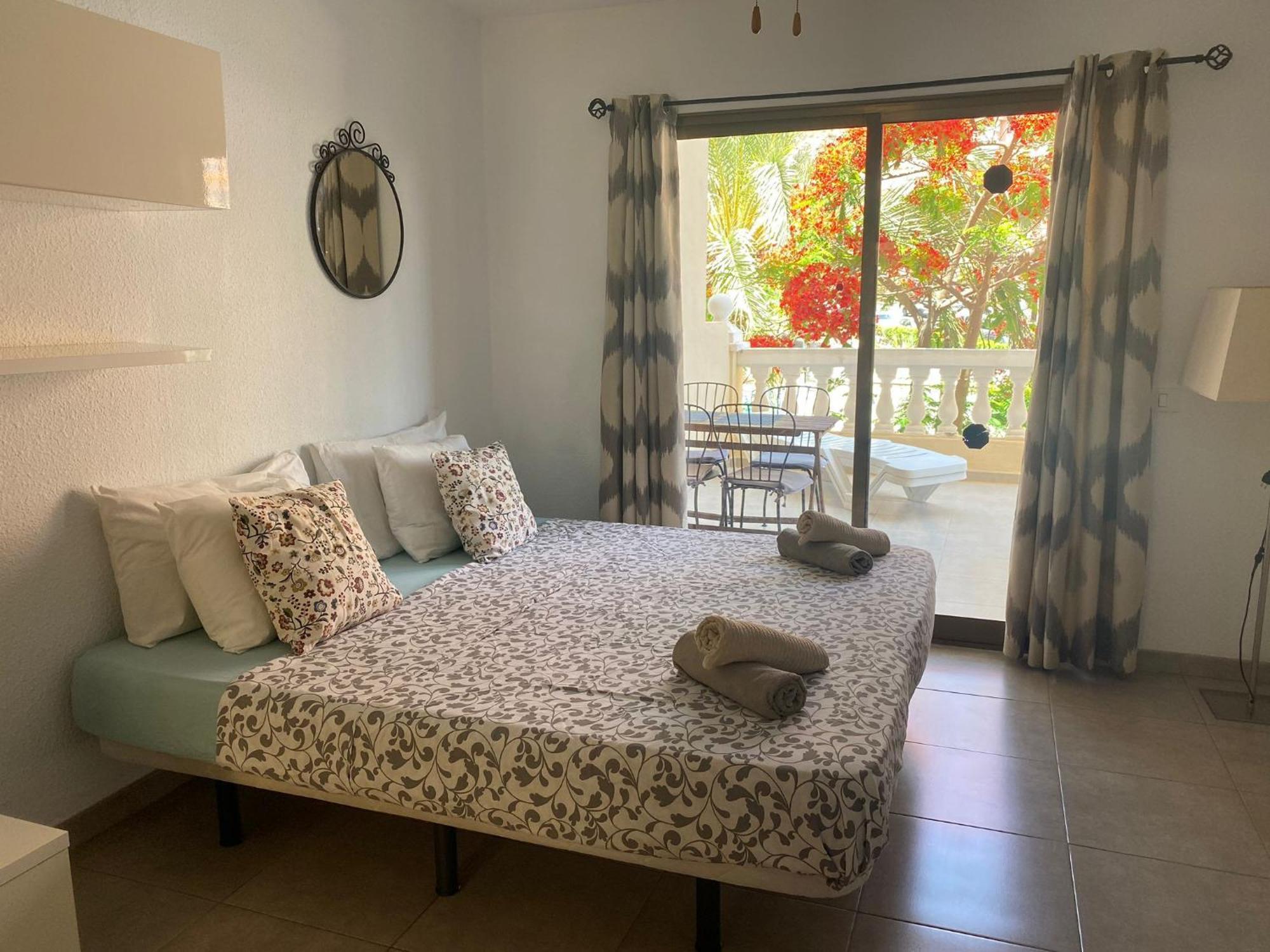 Castle Harbour Samuel'S Studio Flat By Lovetenerife Лос Кристианос Экстерьер фото